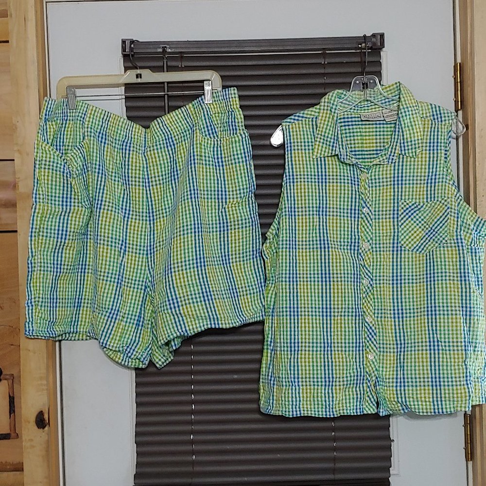 Basic Editions womans matching seersucker short set  size 22w